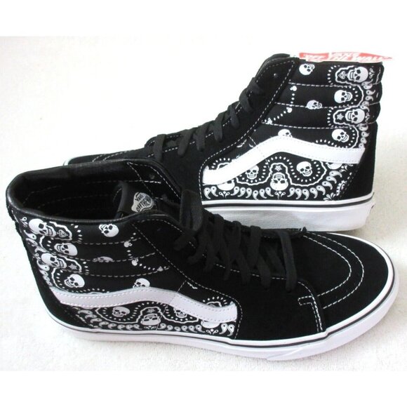 Vans Men's Sk8-Hi Bandana Skulls Black White Canvas Suede Skate shoes Sizes NIB - Picture 1 of 5